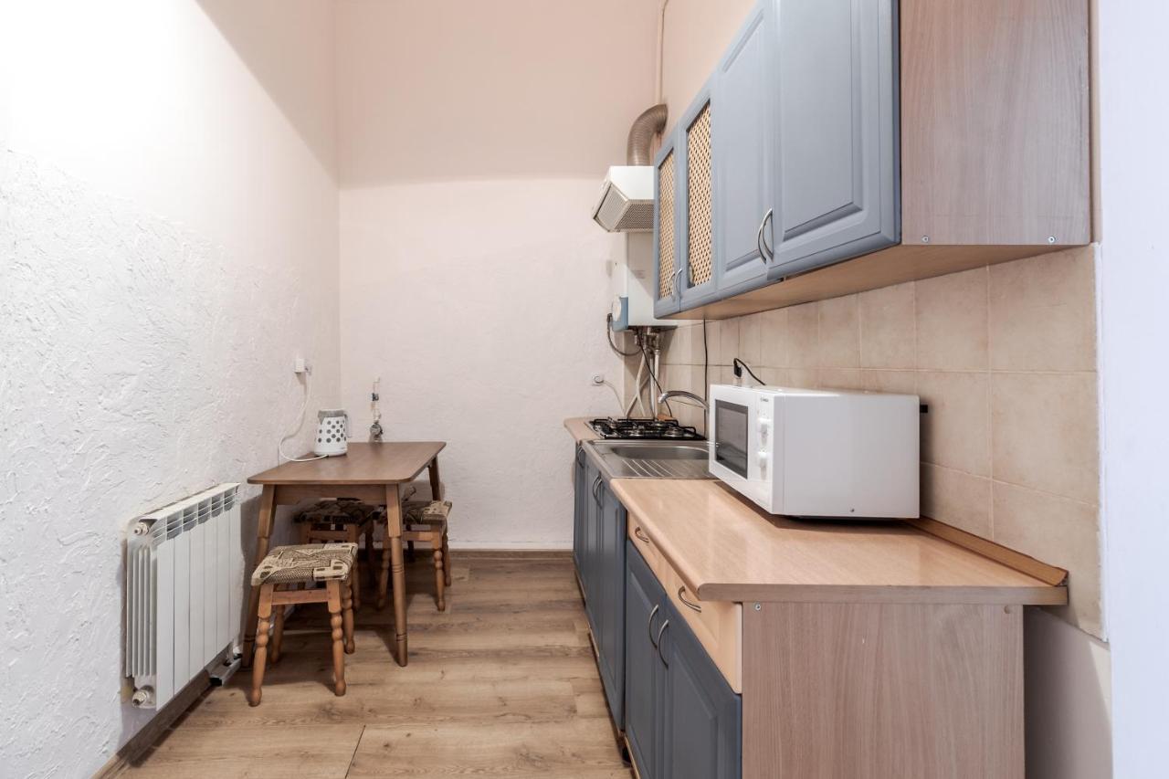 Striltsiv Apartment Lviv Bagian luar foto